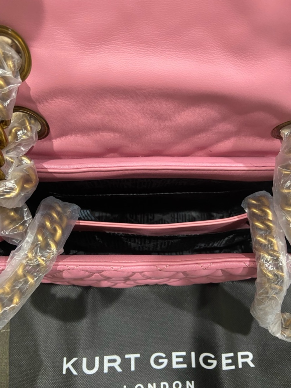 New Kurt Geiger Pink Quilted Brixton Shoulder Bag with Gold Lock and Chain - Picture 3 of 9